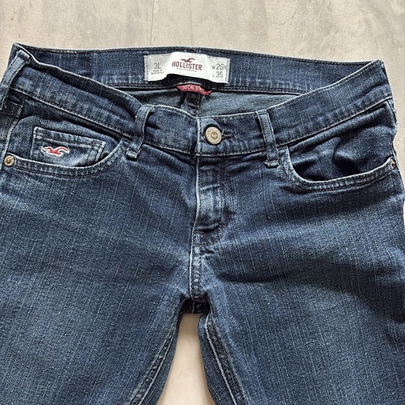 Hollister Denim  Capri pants  dark blue denim/ Social stretch  mid rise 
Fading - Picture 2 of 9